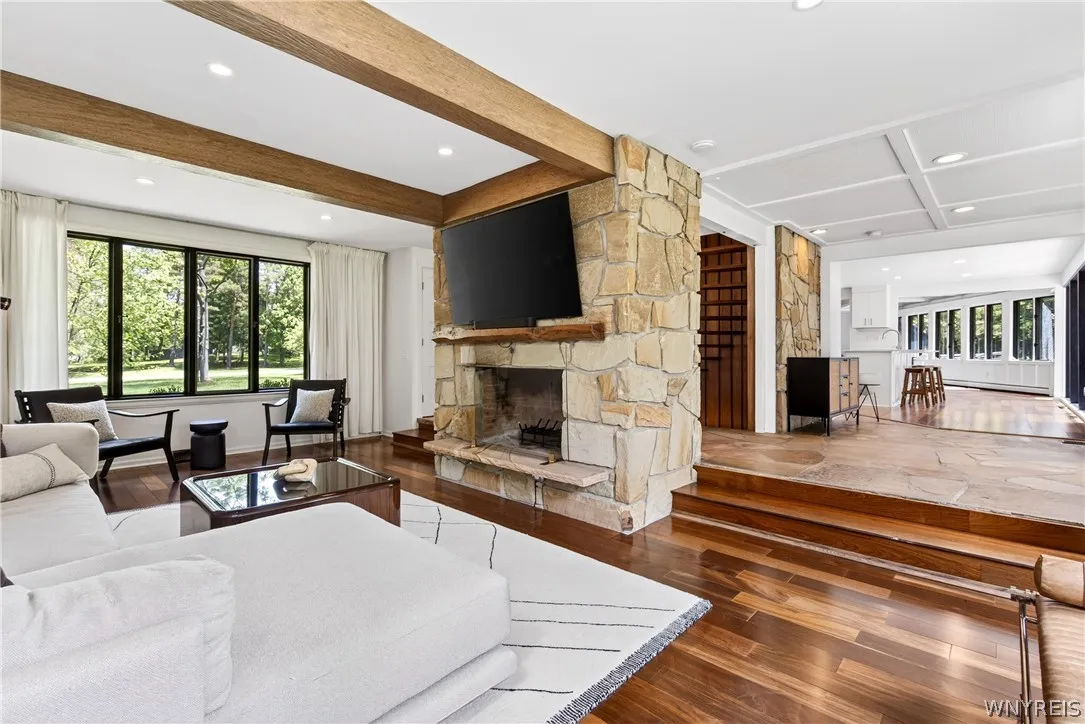 11 Chase Road, Orchard Park, New York 14127, Orchard Park, New York 14127, 3 Bedrooms Bedrooms, 12 Rooms Rooms,2 BathroomsBathrooms,Residential Lease,For Rent,11 Chase Road, Orchard Park, New York 14127,0,B1689148