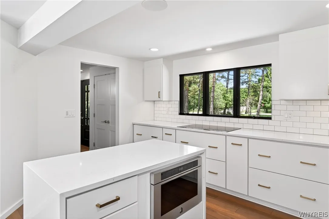 11 Chase Road, Orchard Park, New York 14127, Orchard Park, New York 14127, 3 Bedrooms Bedrooms, 12 Rooms Rooms,2 BathroomsBathrooms,Residential Lease,For Rent,11 Chase Road, Orchard Park, New York 14127,0,B1689148