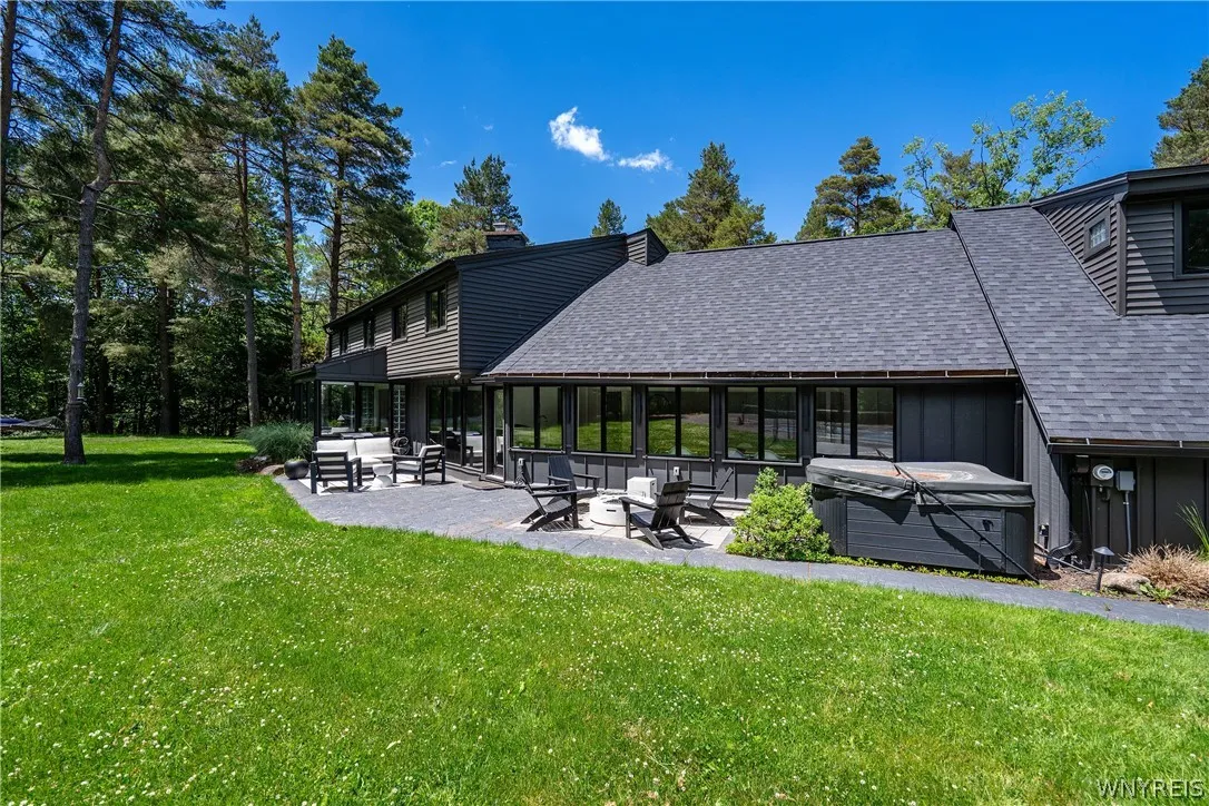 11 Chase Road, Orchard Park, New York 14127, Orchard Park, New York 14127, 3 Bedrooms Bedrooms, 12 Rooms Rooms,2 BathroomsBathrooms,Residential Lease,For Rent,11 Chase Road, Orchard Park, New York 14127,0,B1689148