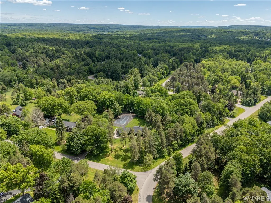 11 Chase Road, Orchard Park, New York 14127, Orchard Park, New York 14127, 3 Bedrooms Bedrooms, 12 Rooms Rooms,2 BathroomsBathrooms,Residential Lease,For Rent,11 Chase Road, Orchard Park, New York 14127,0,B1689148