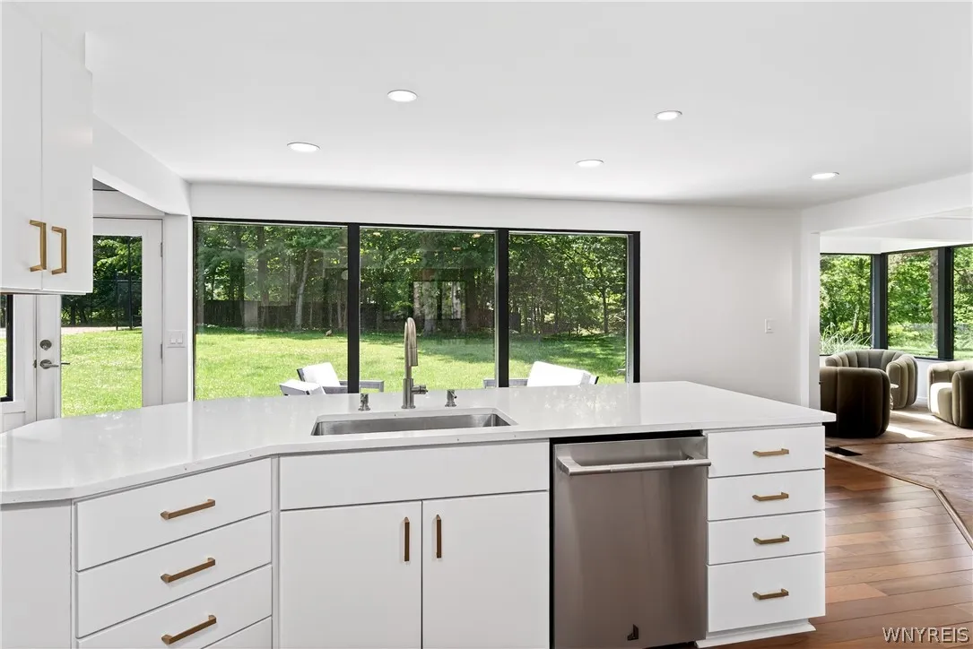 11 Chase Road, Orchard Park, New York 14127, Orchard Park, New York 14127, 3 Bedrooms Bedrooms, 12 Rooms Rooms,2 BathroomsBathrooms,Residential Lease,For Rent,11 Chase Road, Orchard Park, New York 14127,0,B1689148