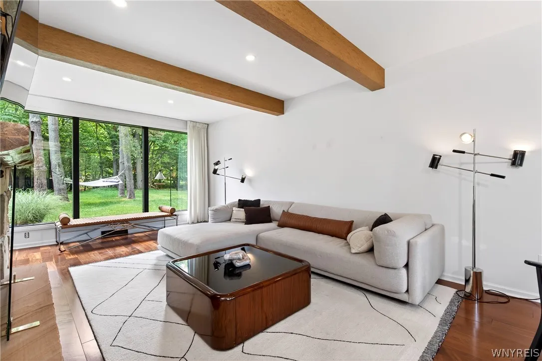 11 Chase Road, Orchard Park, New York 14127, Orchard Park, New York 14127, 3 Bedrooms Bedrooms, 12 Rooms Rooms,2 BathroomsBathrooms,Residential Lease,For Rent,11 Chase Road, Orchard Park, New York 14127,0,B1689148
