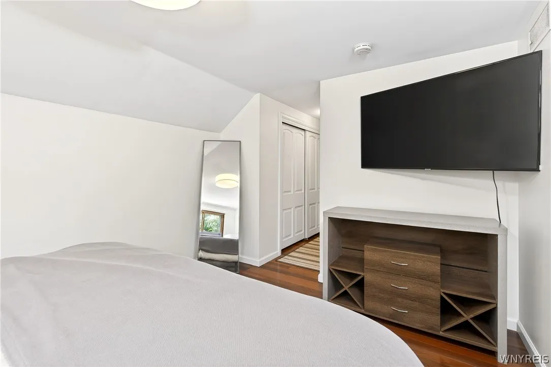 11 Chase Road, Orchard Park, New York 14127, Orchard Park, New York 14127, 3 Bedrooms Bedrooms, 12 Rooms Rooms,2 BathroomsBathrooms,Residential Lease,For Rent,11 Chase Road, Orchard Park, New York 14127,0,B1689148