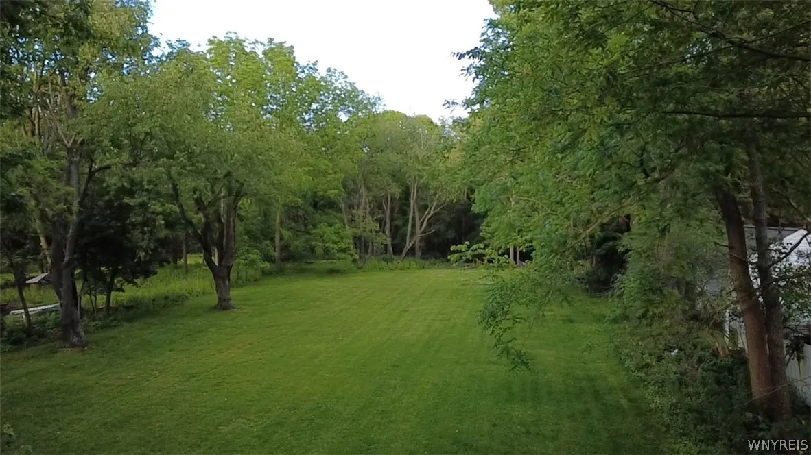 4695 Harris Hill Road, Clarence, New York 14221, Clarence, New York 14221, 4 Bedrooms Bedrooms, 7 Rooms Rooms,1 BathroomBathrooms,Residential,For Sale,4695 Harris Hill Road, Clarence, New York 14221,0,B1688959