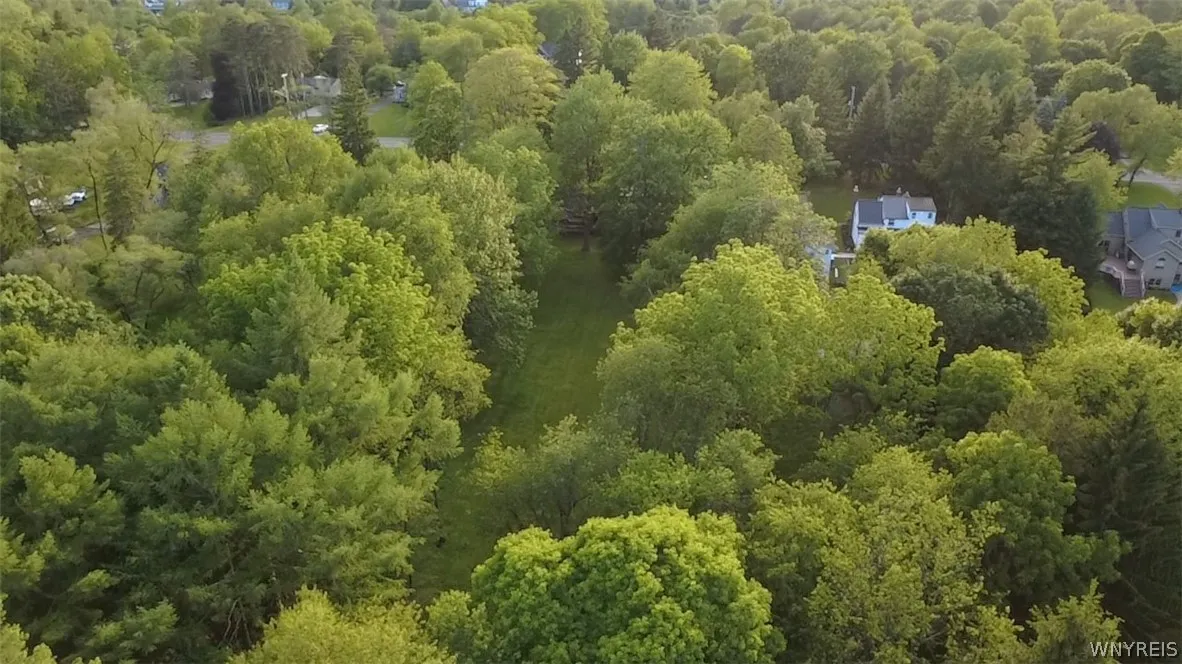 4695 Harris Hill Road, Clarence, New York 14221, Clarence, New York 14221, 4 Bedrooms Bedrooms, 7 Rooms Rooms,1 BathroomBathrooms,Residential,For Sale,4695 Harris Hill Road, Clarence, New York 14221,0,B1688959