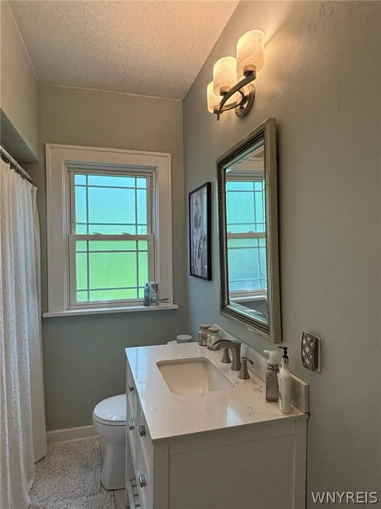 4695 Harris Hill Road, Clarence, New York 14221, Clarence, New York 14221, 4 Bedrooms Bedrooms, 7 Rooms Rooms,1 BathroomBathrooms,Residential,For Sale,4695 Harris Hill Road, Clarence, New York 14221,0,B1688959