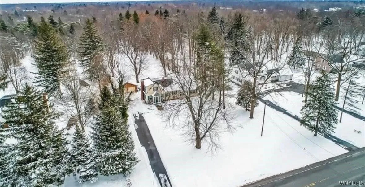 4695 Harris Hill Road, Clarence, New York 14221, Clarence, New York 14221, 4 Bedrooms Bedrooms, 7 Rooms Rooms,1 BathroomBathrooms,Residential,For Sale,4695 Harris Hill Road, Clarence, New York 14221,0,B1688959