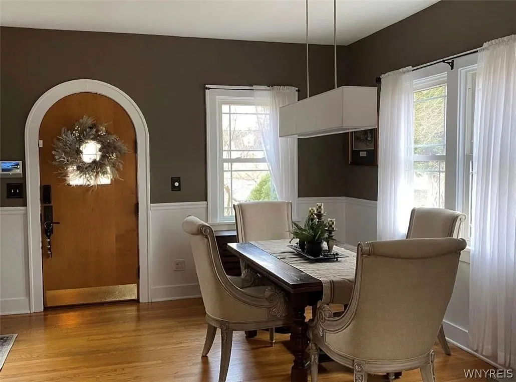 4695 Harris Hill Road, Clarence, New York 14221, Clarence, New York 14221, 4 Bedrooms Bedrooms, 7 Rooms Rooms,1 BathroomBathrooms,Residential,For Sale,4695 Harris Hill Road, Clarence, New York 14221,0,B1688959
