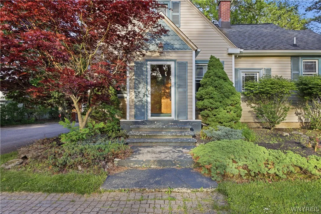 4695 Harris Hill Road, Clarence, New York 14221, Clarence, New York 14221, 4 Bedrooms Bedrooms, 7 Rooms Rooms,1 BathroomBathrooms,Residential,For Sale,4695 Harris Hill Road, Clarence, New York 14221,0,B1688959