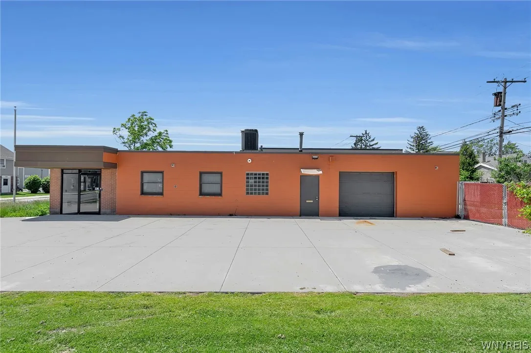 1783 Kenmore Avenue, Tonawanda, New York 14217, Tonawanda, New York 14217, ,Commercial Sale,For Sale,1783 Kenmore Avenue, Tonawanda, New York 14217,0,B1689198