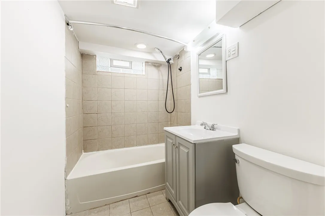 46 Beverly, Greece, New York 14616, Greece, New York 14616, 3 Bedroom Bedrooms, 6 Room Rooms,2 BathroomBathrooms,Residential,For Sale,46 Beverly, Greece, New York 14616,0,R1687971