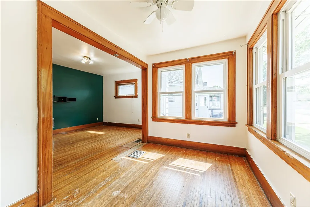 46 Beverly, Greece, New York 14616, Greece, New York 14616, 3 Bedroom Bedrooms, 6 Room Rooms,2 BathroomBathrooms,Residential,For Sale,46 Beverly, Greece, New York 14616,0,R1687971