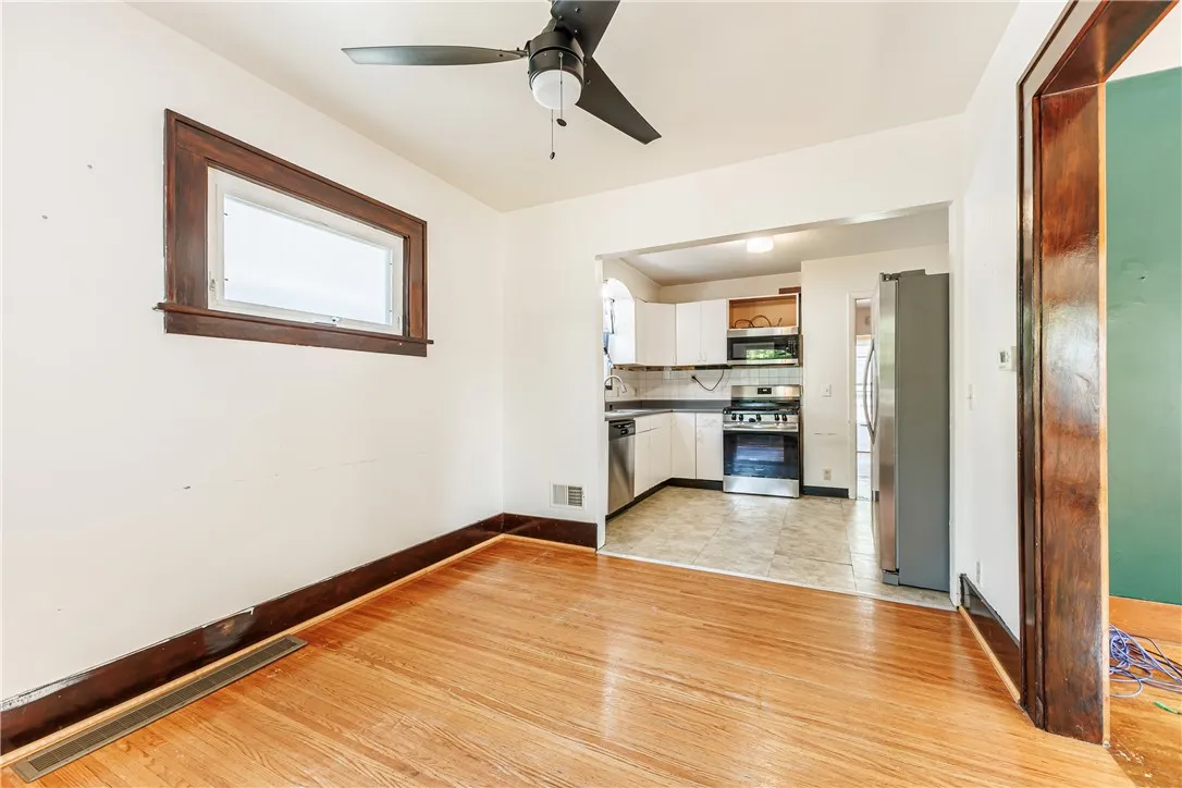 46 Beverly, Greece, New York 14616, Greece, New York 14616, 3 Bedroom Bedrooms, 6 Room Rooms,2 BathroomBathrooms,Residential,For Sale,46 Beverly, Greece, New York 14616,0,R1687971