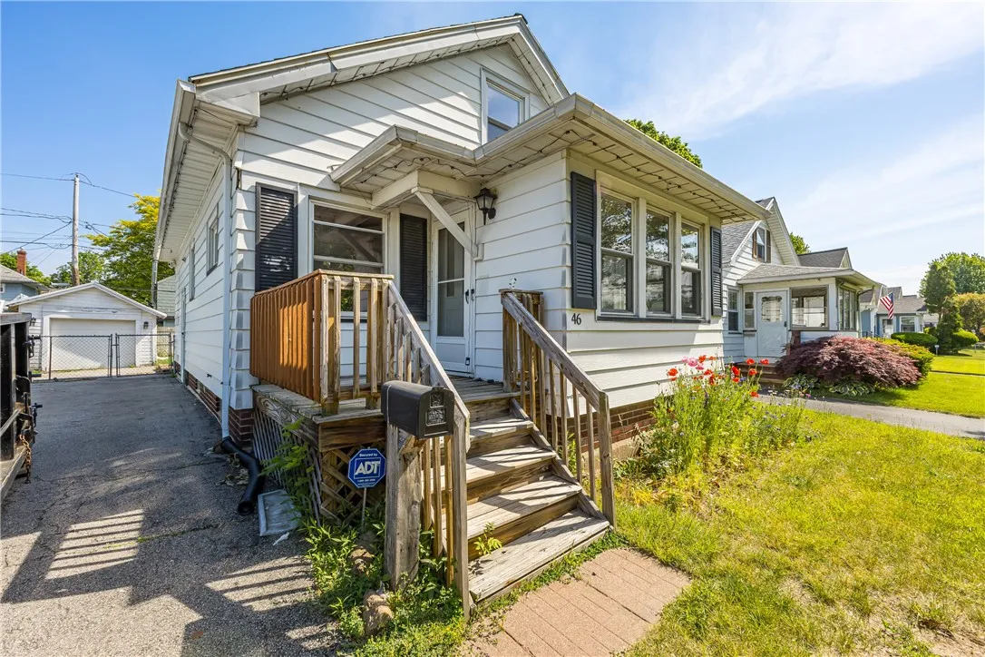 46 Beverly, Greece, New York 14616, Greece, New York 14616, 3 Bedroom Bedrooms, 6 Room Rooms,2 BathroomBathrooms,Residential,For Sale,46 Beverly, Greece, New York 14616,0,R1687971