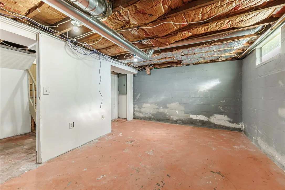 46 Beverly, Greece, New York 14616, Greece, New York 14616, 3 Bedroom Bedrooms, 6 Room Rooms,2 BathroomBathrooms,Residential,For Sale,46 Beverly, Greece, New York 14616,0,R1687971