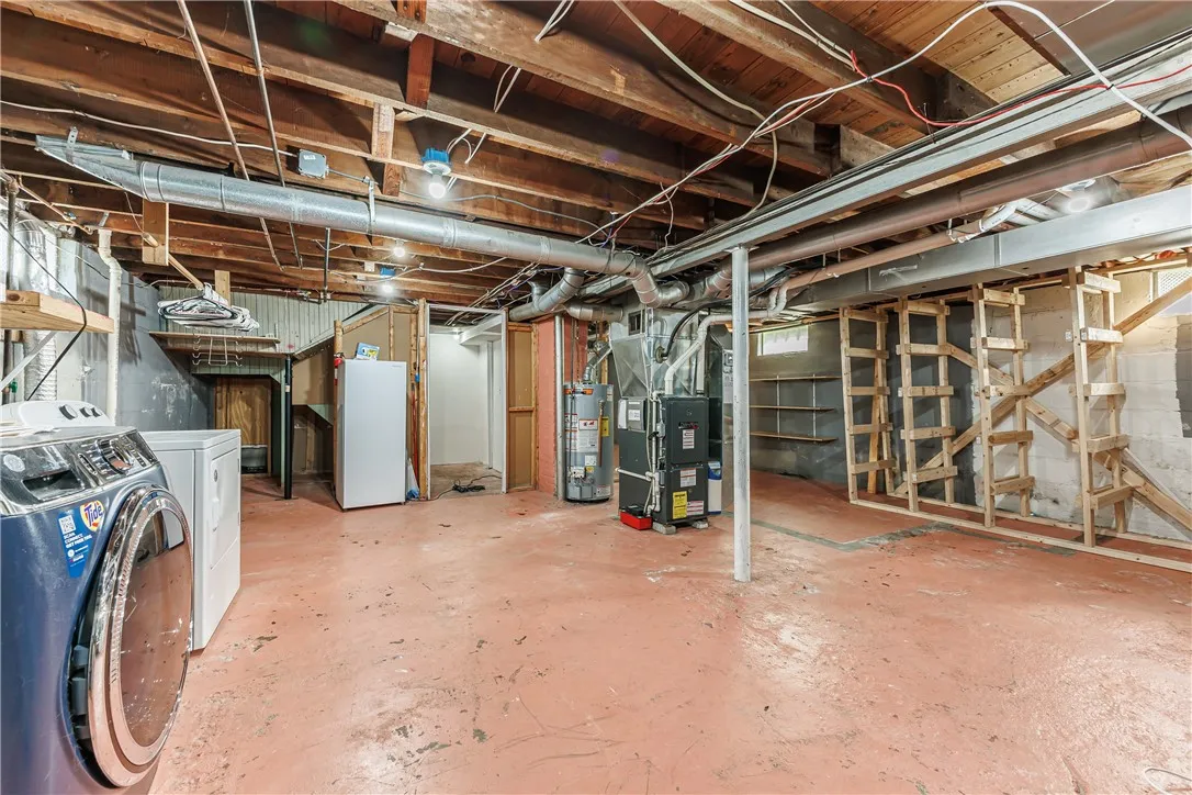 46 Beverly, Greece, New York 14616, Greece, New York 14616, 3 Bedroom Bedrooms, 6 Room Rooms,2 BathroomBathrooms,Residential,For Sale,46 Beverly, Greece, New York 14616,0,R1687971
