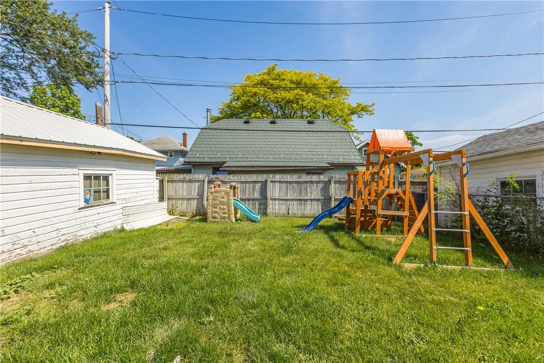 46 Beverly, Greece, New York 14616, Greece, New York 14616, 3 Bedroom Bedrooms, 6 Room Rooms,2 BathroomBathrooms,Residential,For Sale,46 Beverly, Greece, New York 14616,0,R1687971