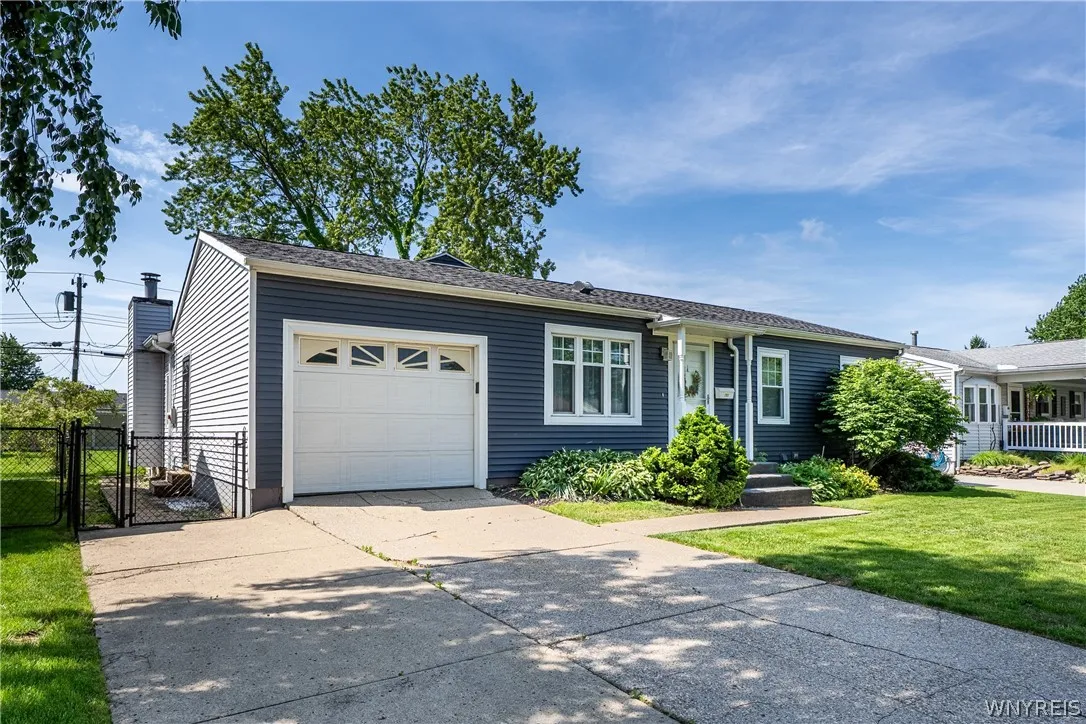293 Desmond Drive, Tonawanda, New York 14150, Tonawanda, New York 14150, 3 Bedroom Bedrooms, 8 Room Rooms,2 BathroomBathrooms,Residential,Closed,293 Desmond Drive, Tonawanda, New York 14150,0,B1689025