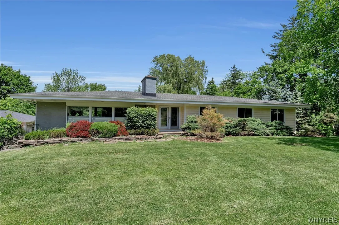 7932 Quaker Road, Orchard Park, New York 14127, Orchard Park, New York 14127, 4 Bedrooms Bedrooms, 13 Rooms Rooms,2 BathroomsBathrooms,Residential,For Sale,7932 Quaker Road, Orchard Park, New York 14127,0,B1688853