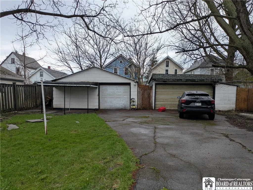 114 Manhattan Avenue, Buffalo, New York 14215, Buffalo, New York 14215, 5 Bedrooms Bedrooms, ,2 BathroomsBathrooms,Residential,For Sale,114 Manhattan Avenue, Buffalo, New York 14215,0,R1689753