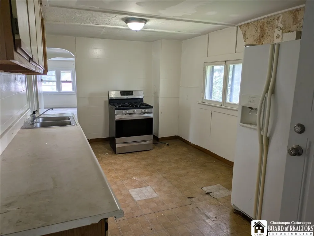 114 Manhattan Avenue, Buffalo, New York 14215, Buffalo, New York 14215, 5 Bedrooms Bedrooms, ,2 BathroomsBathrooms,Residential,For Sale,114 Manhattan Avenue, Buffalo, New York 14215,0,R1689753