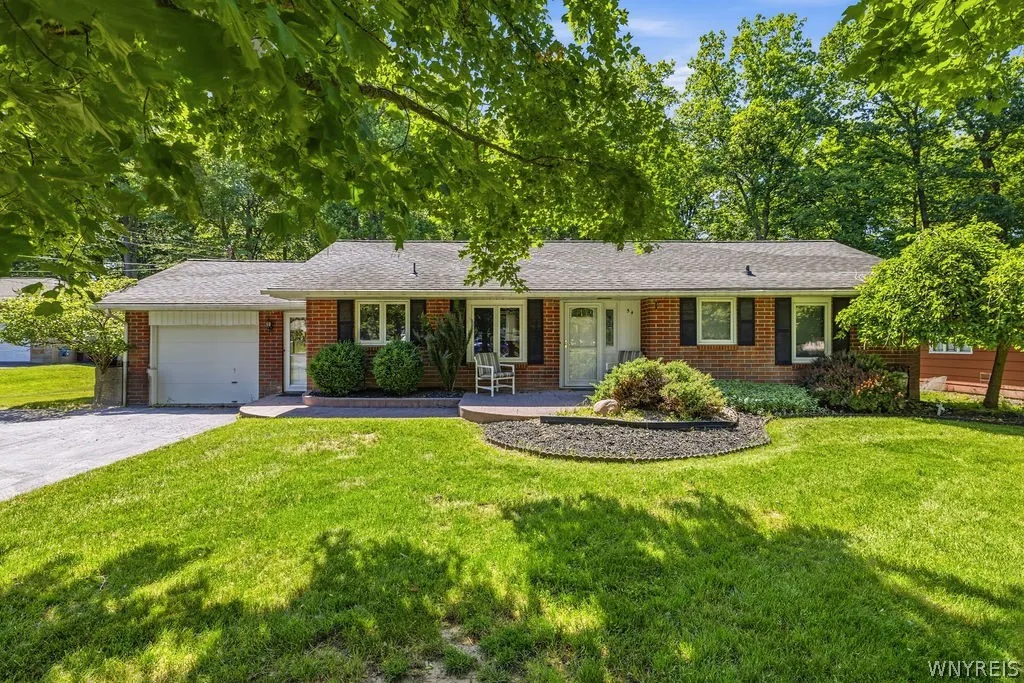 54 Faahs Drive, Orchard Park, New York 14127, Orchard Park, New York 14127, 3 Bedrooms Bedrooms, 8 Rooms Rooms,2 BathroomsBathrooms,Residential,For Sale,54 Faahs Drive, Orchard Park, New York 14127,0,B1688705