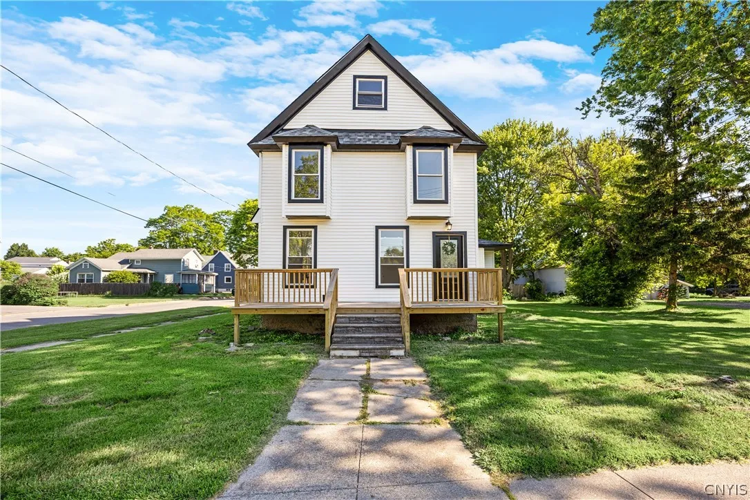 300 East North Canal Street, Lenox, New York 13032, Lenox, New York 13032, 4 Bedrooms Bedrooms, 10 Rooms Rooms,2 BathroomsBathrooms,Residential,For Sale,300 East North Canal Street, Lenox, New York 13032,0,S1689761