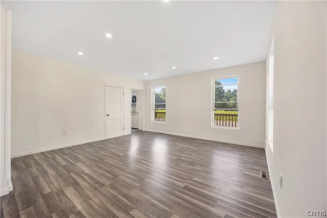 300 East North Canal Street, Lenox, New York 13032, Lenox, New York 13032, 4 Bedrooms Bedrooms, 10 Rooms Rooms,2 BathroomsBathrooms,Residential,For Sale,300 East North Canal Street, Lenox, New York 13032,0,S1689761