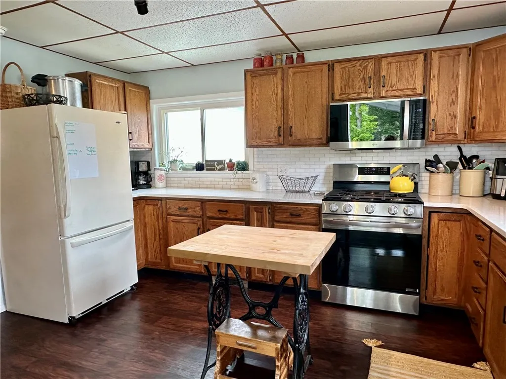 1191 Hilton Avenue, Smethport Boro, Pennsylvania 1, Smethport Boro, Pennsylvania 16749, 3 Bedrooms Bedrooms, 6 Rooms Rooms,1 BathroomBathrooms,Residential,For Sale,1191 Hilton Avenue, Smethport Boro, Pennsylvania 1,0,R1689375