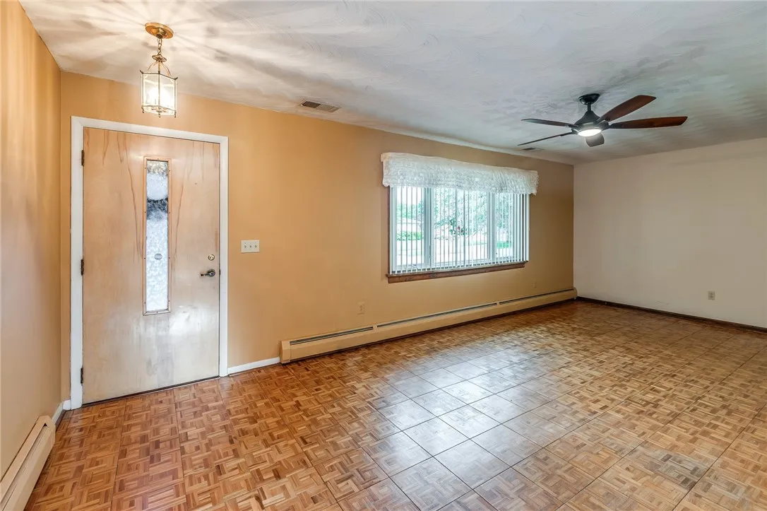 74 Tarwood Drive, Gates, New York 14606, Gates, New York 14606, 2 Bedrooms Bedrooms, 5 Rooms Rooms,1 BathroomBathrooms,Residential,For Sale,74 Tarwood Drive, Gates, New York 14606,0,R1689536