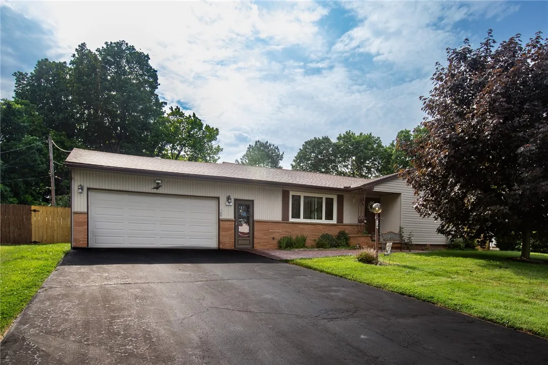 74 Tarwood Drive, Gates, New York 14606, Gates, New York 14606, 2 Bedrooms Bedrooms, 5 Rooms Rooms,1 BathroomBathrooms,Residential,For Sale,74 Tarwood Drive, Gates, New York 14606,0,R1689536