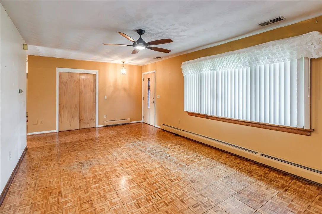 74 Tarwood Drive, Gates, New York 14606, Gates, New York 14606, 2 Bedrooms Bedrooms, 5 Rooms Rooms,1 BathroomBathrooms,Residential,For Sale,74 Tarwood Drive, Gates, New York 14606,0,R1689536