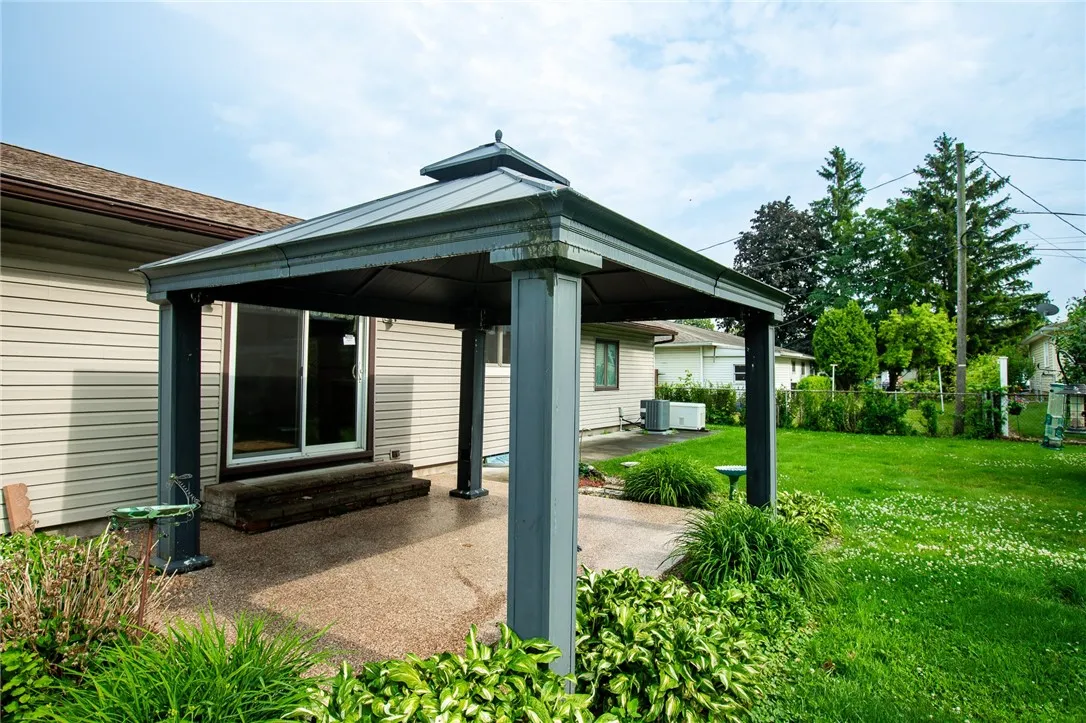 74 Tarwood Drive, Gates, New York 14606, Gates, New York 14606, 2 Bedrooms Bedrooms, 5 Rooms Rooms,1 BathroomBathrooms,Residential,For Sale,74 Tarwood Drive, Gates, New York 14606,0,R1689536