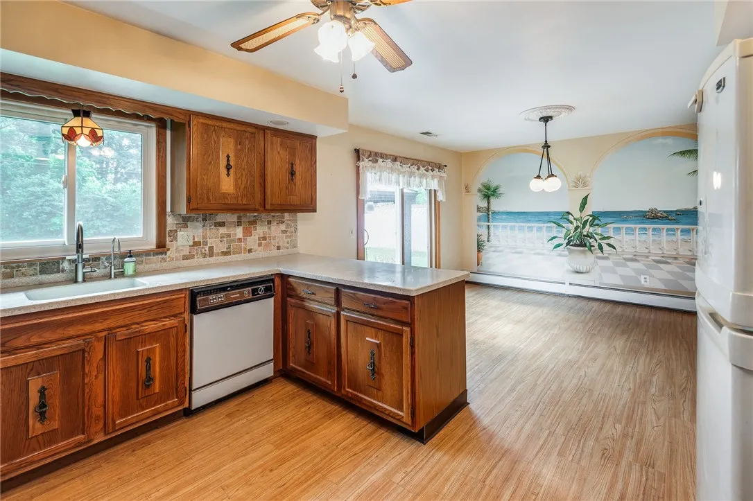 74 Tarwood Drive, Gates, New York 14606, Gates, New York 14606, 2 Bedrooms Bedrooms, 5 Rooms Rooms,1 BathroomBathrooms,Residential,For Sale,74 Tarwood Drive, Gates, New York 14606,0,R1689536