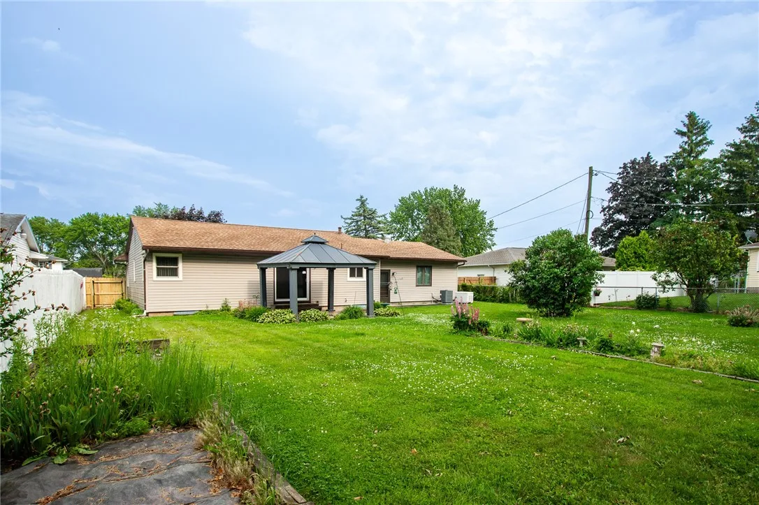 74 Tarwood Drive, Gates, New York 14606, Gates, New York 14606, 2 Bedrooms Bedrooms, 5 Rooms Rooms,1 BathroomBathrooms,Residential,For Sale,74 Tarwood Drive, Gates, New York 14606,0,R1689536