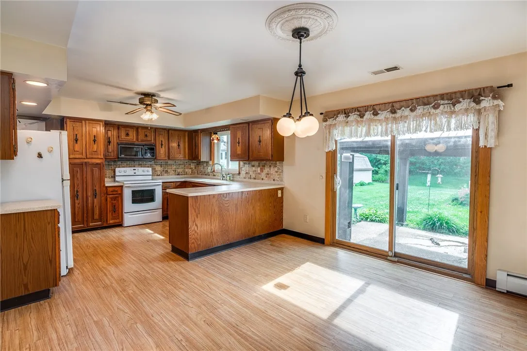 74 Tarwood Drive, Gates, New York 14606, Gates, New York 14606, 2 Bedrooms Bedrooms, 5 Rooms Rooms,1 BathroomBathrooms,Residential,For Sale,74 Tarwood Drive, Gates, New York 14606,0,R1689536