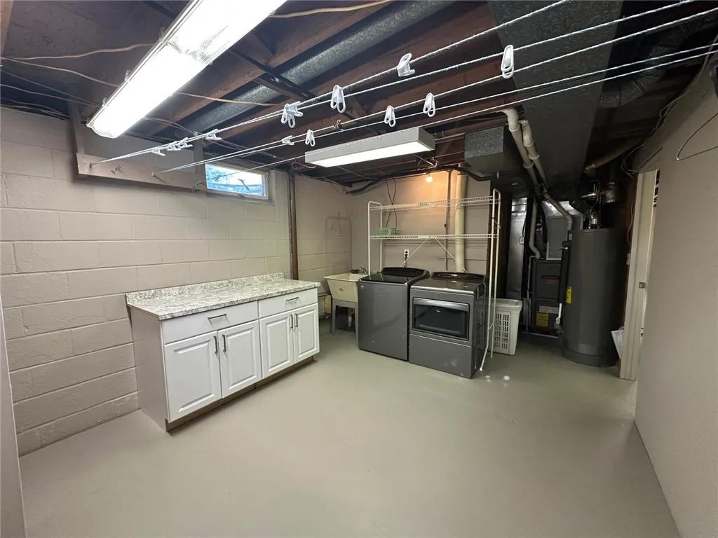 273 West Avenue, Sweden, New York 14420, Sweden, New York 14420, 3 Bedrooms Bedrooms, 5 Rooms Rooms,2 BathroomsBathrooms,Residential Lease,For Rent,273 West Avenue, Sweden, New York 14420,0,R1689199
