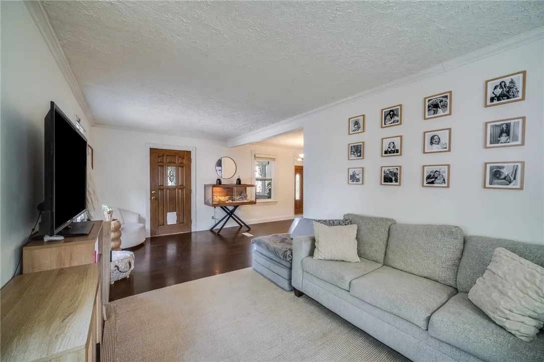199 Haviland Park, Greece, New York 14616, Greece, New York 14616, 3 Bedrooms Bedrooms, 7 Rooms Rooms,1 BathroomBathrooms,Residential,For Sale,199 Haviland Park, Greece, New York 14616,0,R1689620