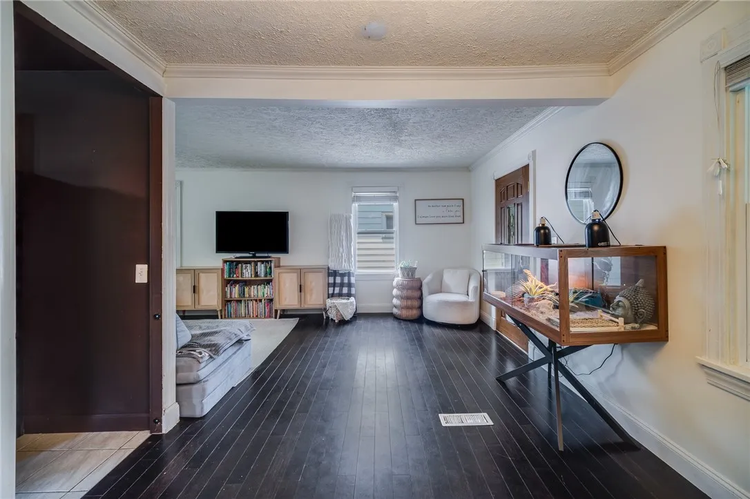 199 Haviland Park, Greece, New York 14616, Greece, New York 14616, 3 Bedrooms Bedrooms, 7 Rooms Rooms,1 BathroomBathrooms,Residential,For Sale,199 Haviland Park, Greece, New York 14616,0,R1689620