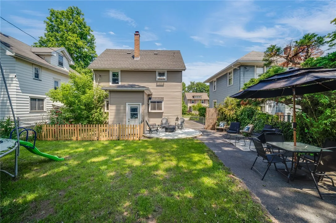 199 Haviland Park, Greece, New York 14616, Greece, New York 14616, 3 Bedrooms Bedrooms, 7 Rooms Rooms,1 BathroomBathrooms,Residential,For Sale,199 Haviland Park, Greece, New York 14616,0,R1689620