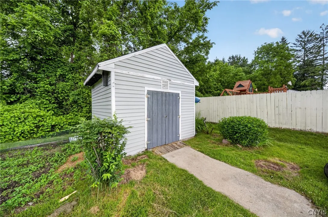 7151 Collamer Road, Manlius, New York 13057, Manlius, New York 13057, 4 Bedrooms Bedrooms, 8 Rooms Rooms,1 BathroomBathrooms,Residential,For Sale,7151 Collamer Road, Manlius, New York 13057,0,S1689070