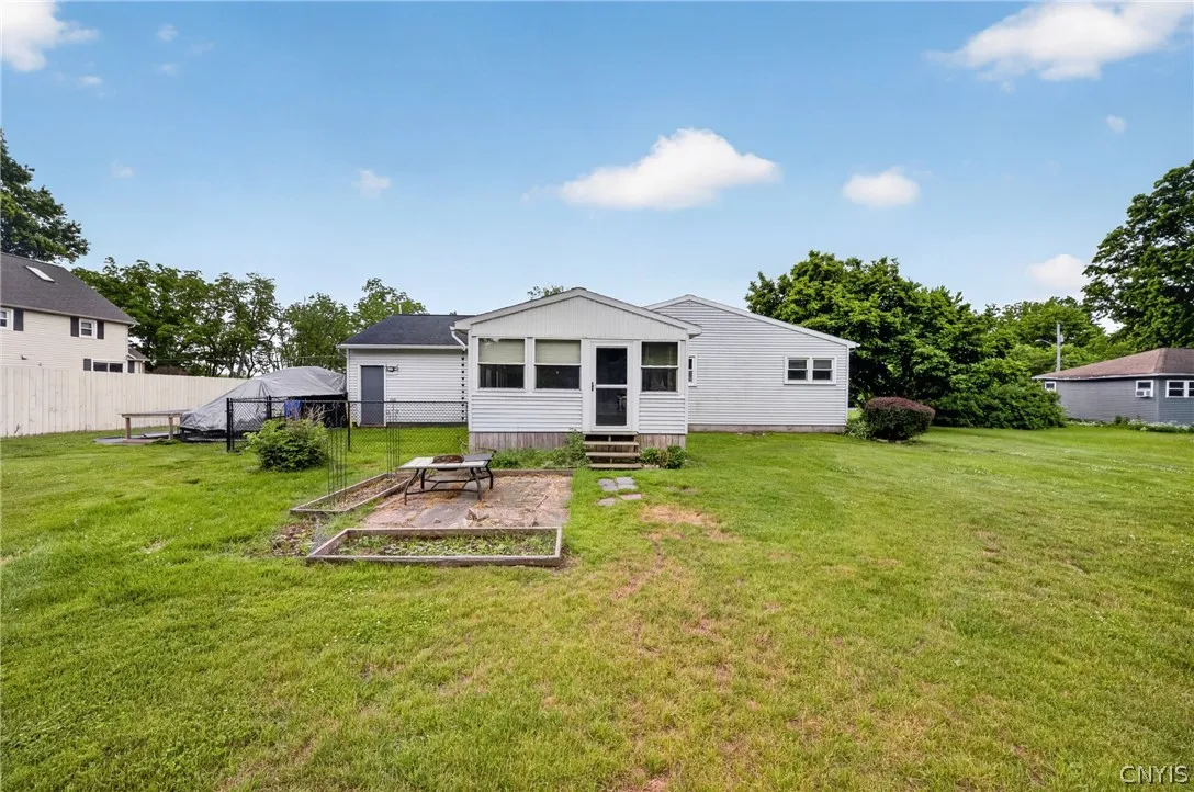 7151 Collamer Road, Manlius, New York 13057, Manlius, New York 13057, 4 Bedrooms Bedrooms, 8 Rooms Rooms,1 BathroomBathrooms,Residential,For Sale,7151 Collamer Road, Manlius, New York 13057,0,S1689070
