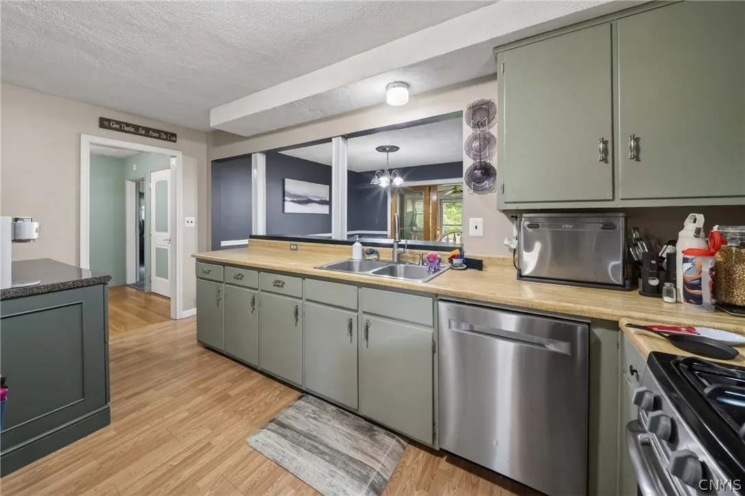 7151 Collamer Road, Manlius, New York 13057, Manlius, New York 13057, 4 Bedrooms Bedrooms, 8 Rooms Rooms,1 BathroomBathrooms,Residential,For Sale,7151 Collamer Road, Manlius, New York 13057,0,S1689070