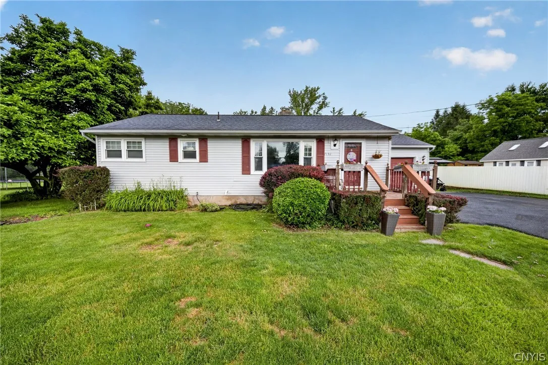 7151 Collamer Road, Manlius, New York 13057, Manlius, New York 13057, 4 Bedrooms Bedrooms, 8 Rooms Rooms,1 BathroomBathrooms,Residential,For Sale,7151 Collamer Road, Manlius, New York 13057,0,S1689070