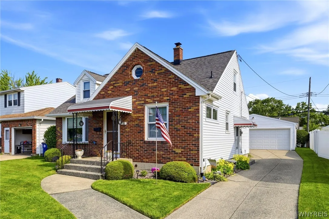4 Bedrooms, 2 Full Baths