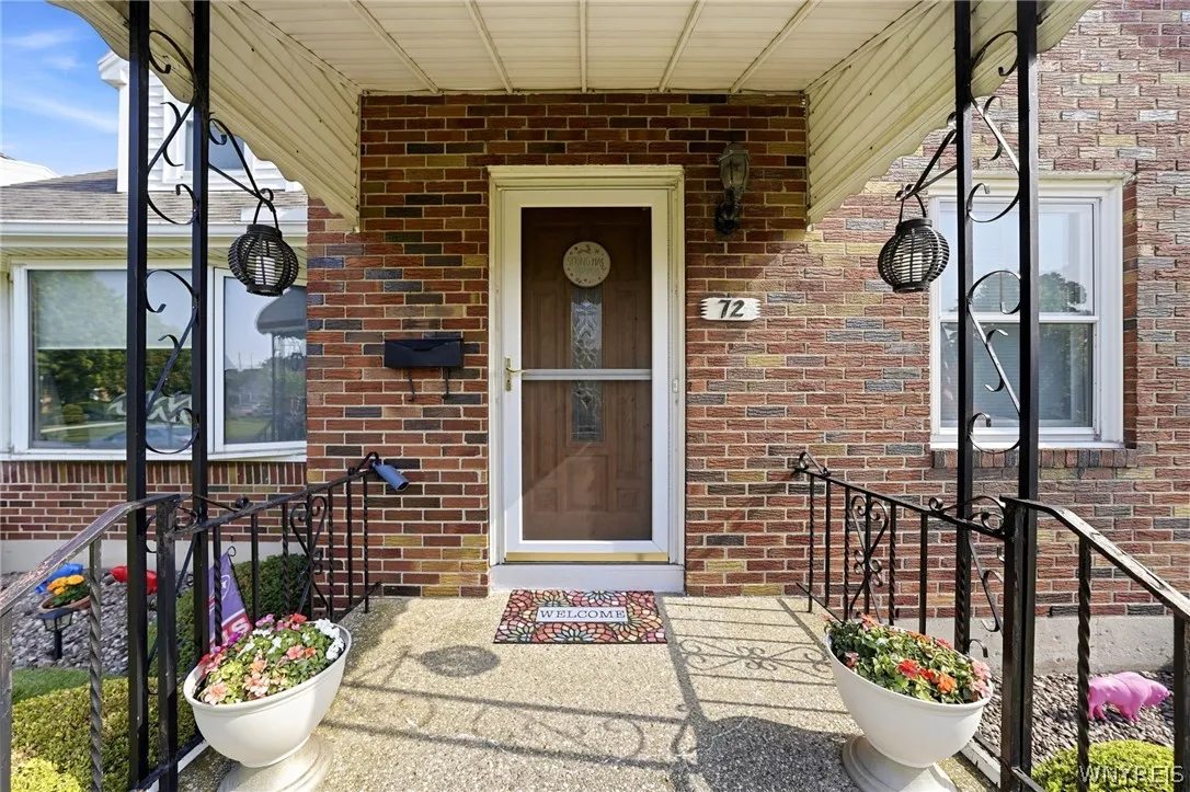 Welcome to 72 Arcade Avenue