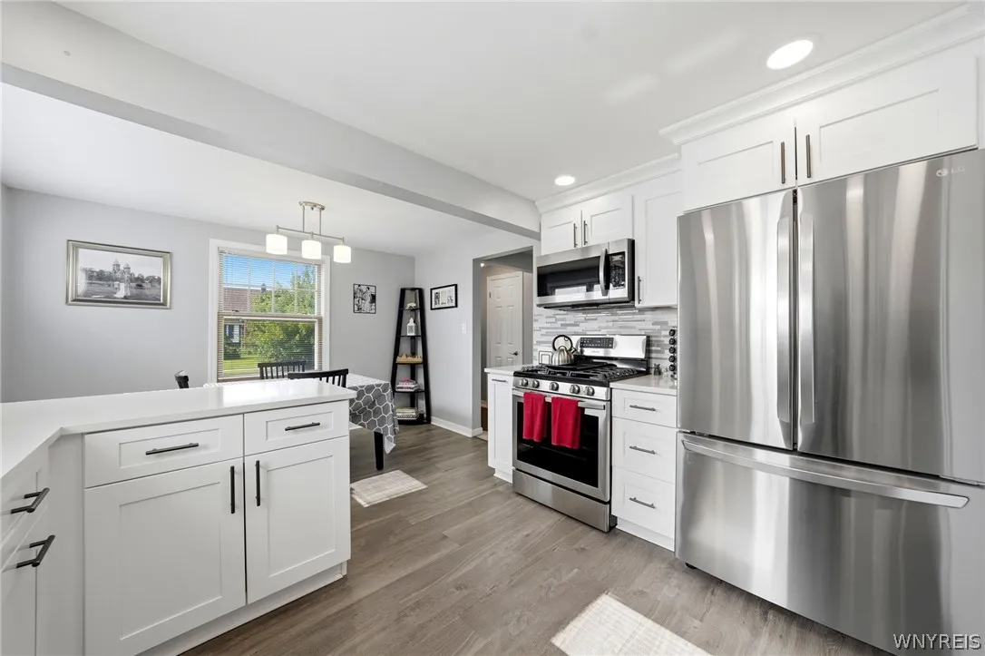 Pristine Quartz Countertops