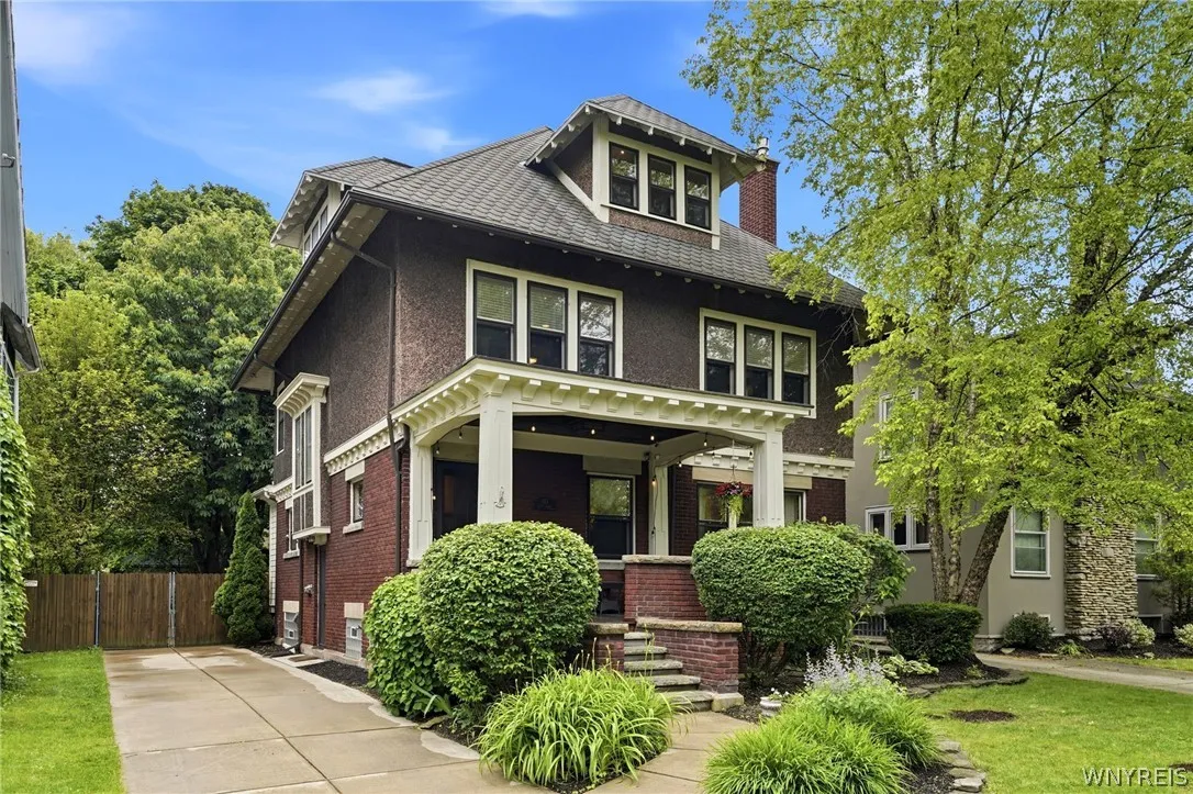 153 Beard Avenue, Buffalo, New York 14214, Buffalo, New York 14214, 5 Bedroom Bedrooms, 8 Room Rooms,2 BathroomBathrooms,Residential,Closed,153 Beard Avenue, Buffalo, New York 14214,0,B1689748