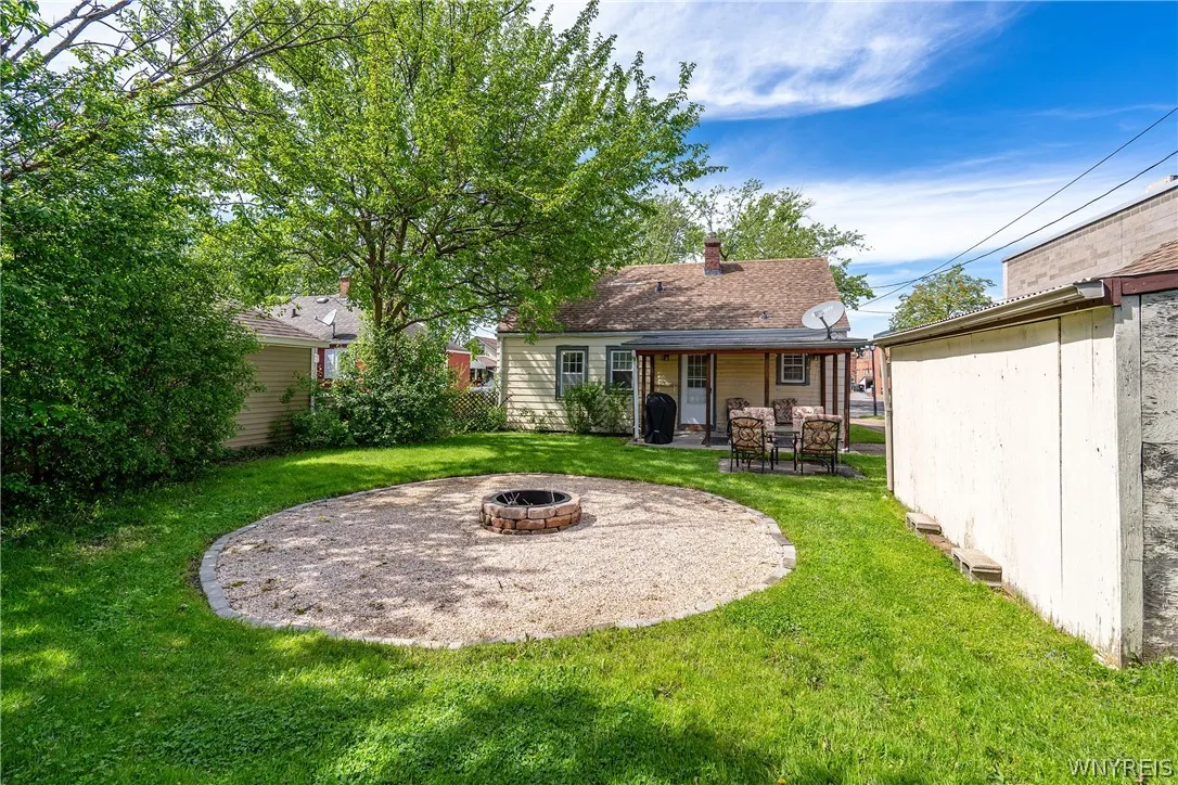 14 Fowler Avenue, Tonawanda, New York 14217, Tonawanda, New York 14217, 2 Bedrooms Bedrooms, 4 Rooms Rooms,1 BathroomBathrooms,Residential,For Sale,14 Fowler Avenue, Tonawanda, New York 14217,0,B1689870