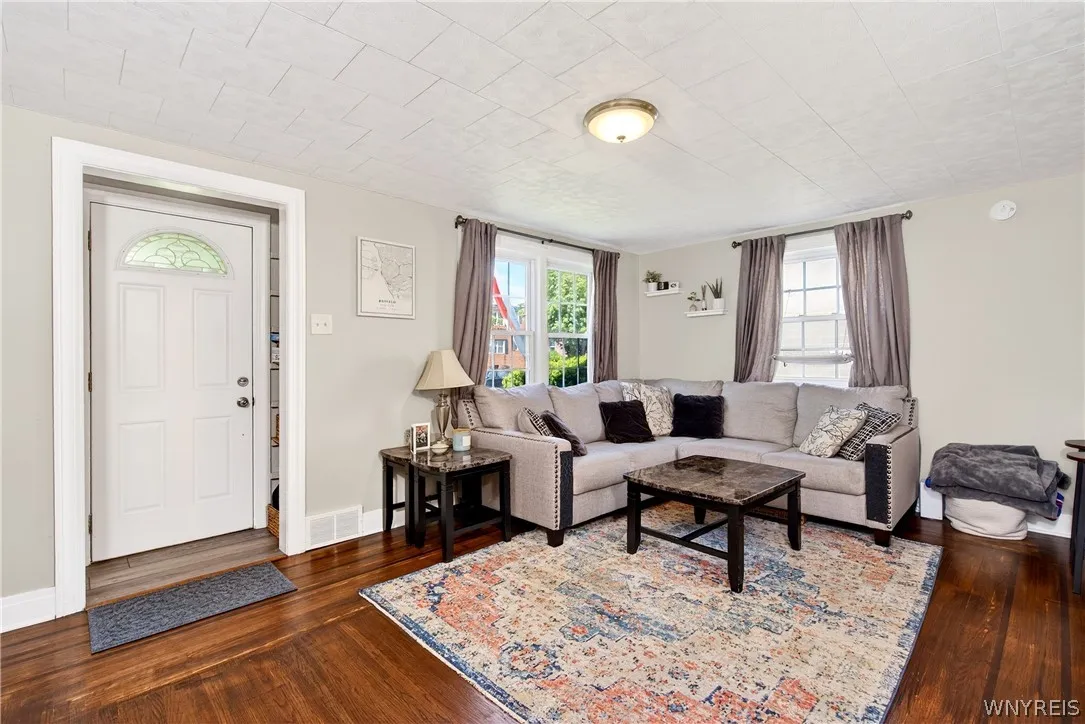 14 Fowler Avenue, Tonawanda, New York 14217, Tonawanda, New York 14217, 2 Bedrooms Bedrooms, 4 Rooms Rooms,1 BathroomBathrooms,Residential,For Sale,14 Fowler Avenue, Tonawanda, New York 14217,0,B1689870